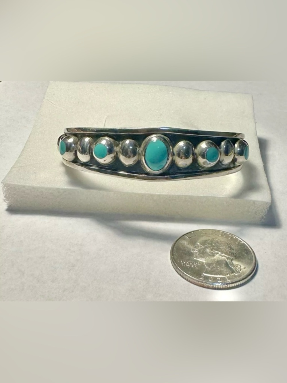 Sterling 925 Cuff Bracelet Vivid Blue Turquoises Mexico 13 grams - Picture 4 of 16